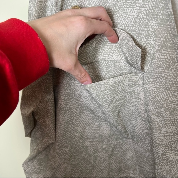 Athleta Womens Zuma Printed Tunic Shirt Dress Grey White Long Sleeve 2X Pockets - Picture 5 of 10
